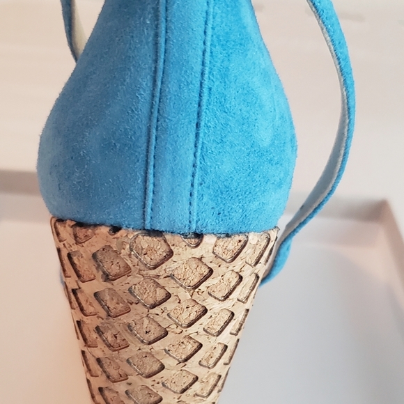 Jimmy Choo Pacific 120 - Picture 7 of 7